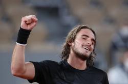 开云体育登录-西班牙网球队逆转英国网球队，西西帕斯统治全场的简单介绍