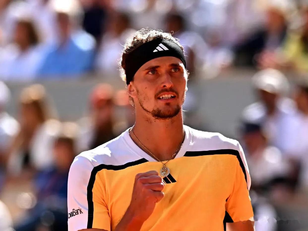 关于西班牙网球队完胜意大利网球队，兹维列夫关键制胜的信息