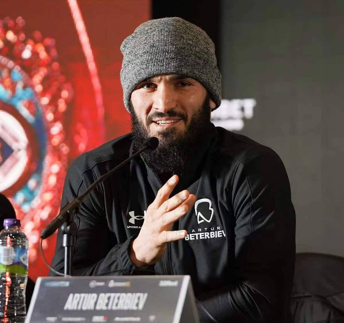 拳击选手爆冷获胜，专家预测失准的简单介绍