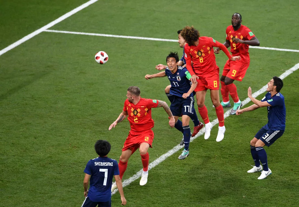 游泳惊险逆转取胜，粉丝狂欢不已