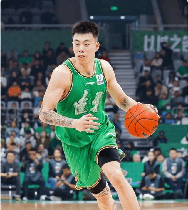 关于雄鹿碾压辽宁队，张镇麟状态火热的信息