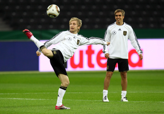 德国队完胜泰国队，马琳扛起全队